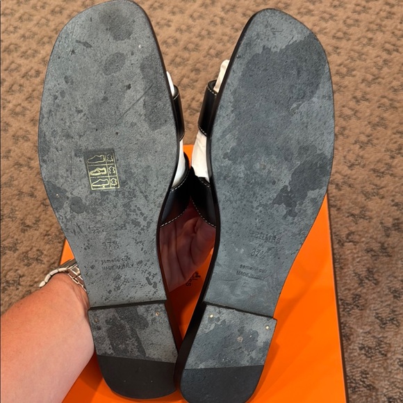 Hermes Oran Sandal Black 37.5 worn 1x 100% authentic - Picture 4 of 8